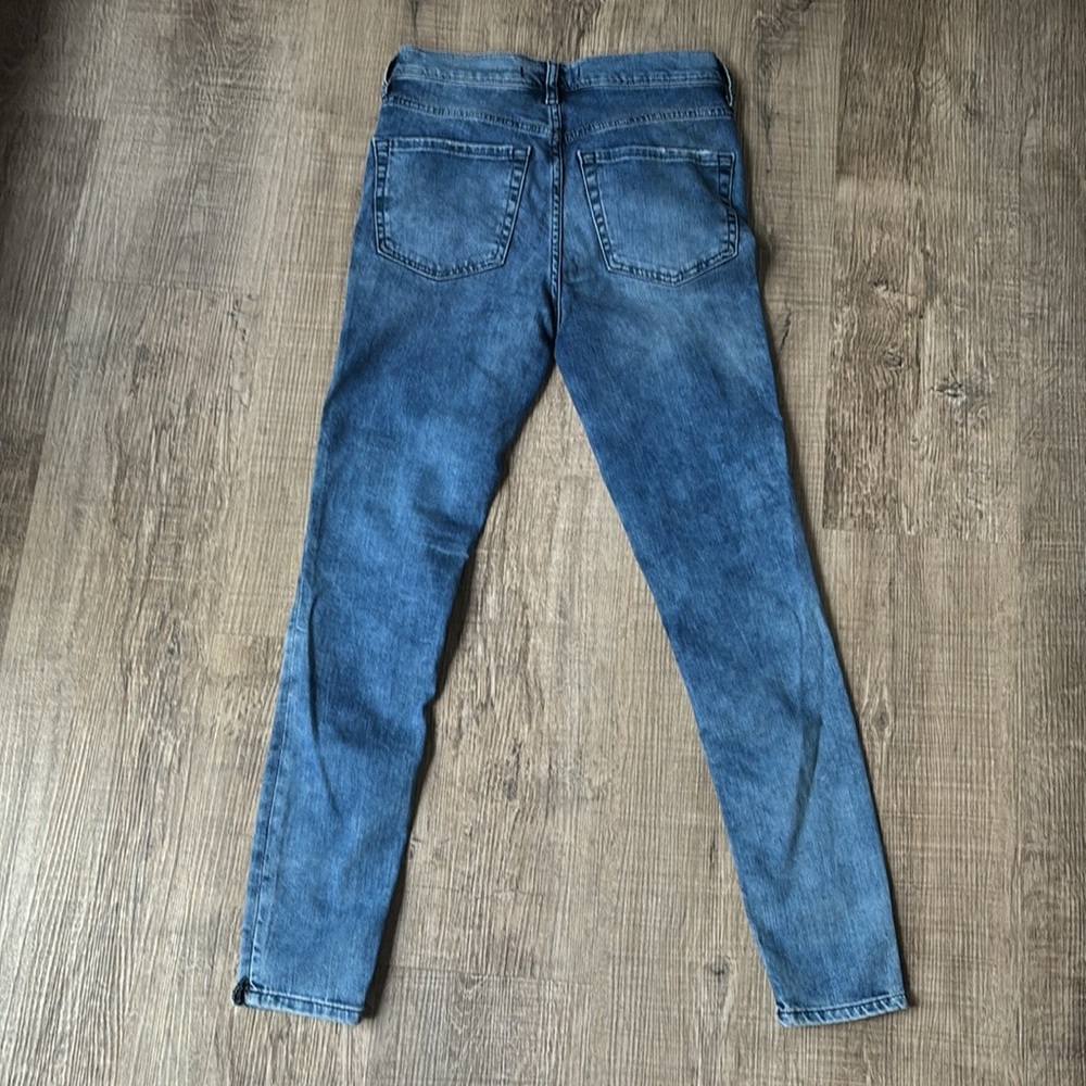 Free People Distressed Skinny Jeanss